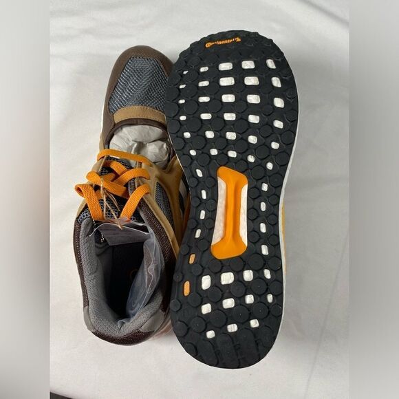 Athletic_Shoes